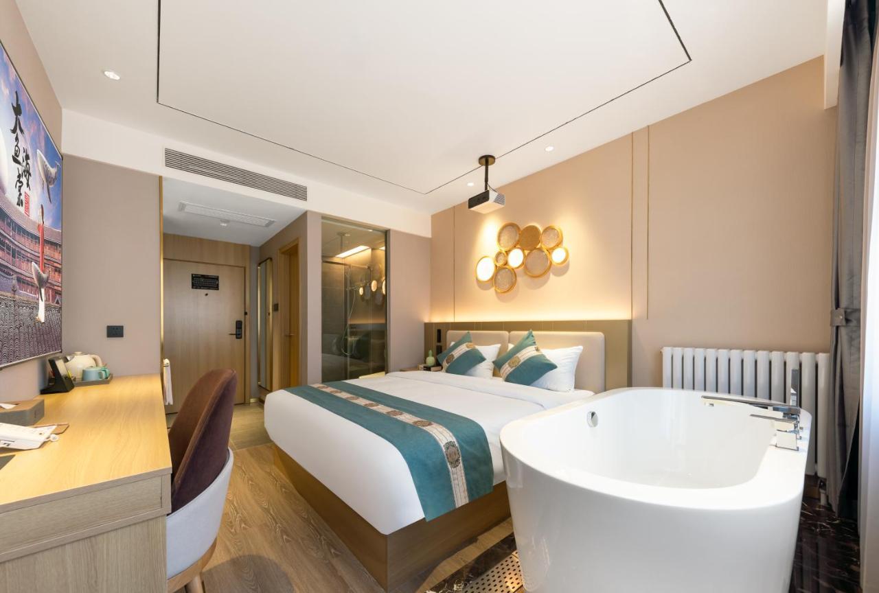 East Sacred Hotel: Tiananmen Square Proximity with Tourism Services Beijing Exterior photo Deluxe Room